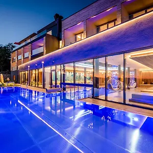 https://wander-und-wellnesshotel-huttenhof.com-bavaria.com