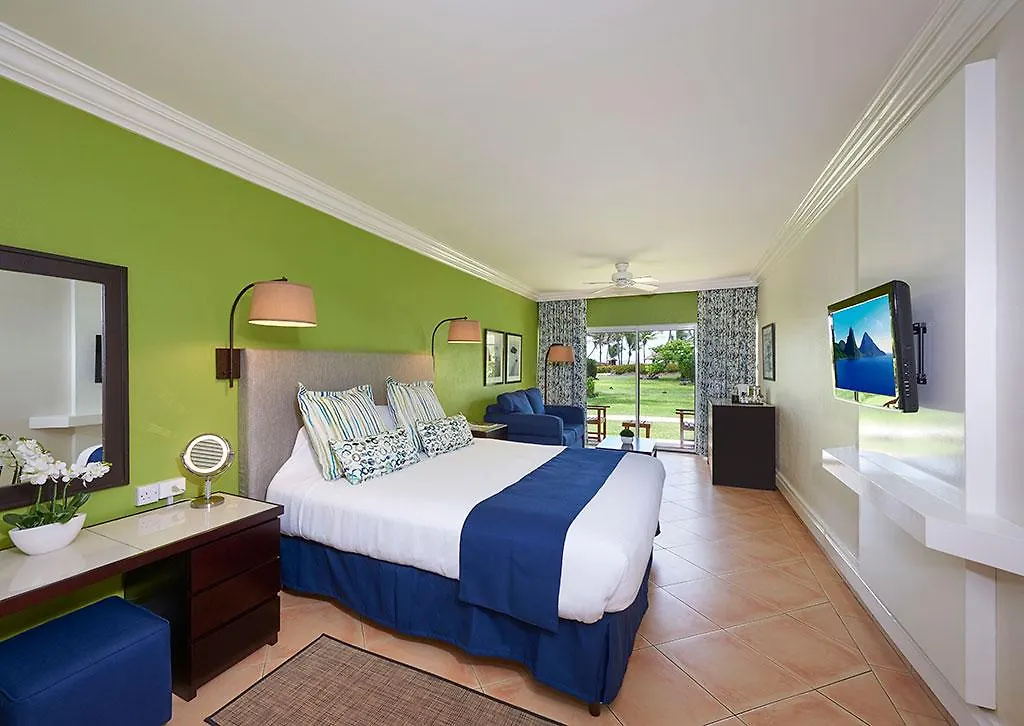 Coconut Bay Beach Resort & Spa All Inclusive Вьё-Фор 4*,